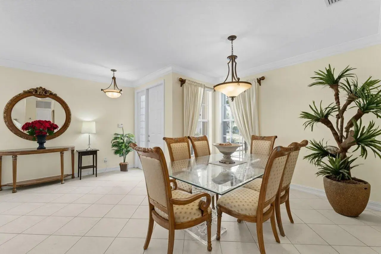 8492 Breezy Oak Way, Boynton Beach FL 33473