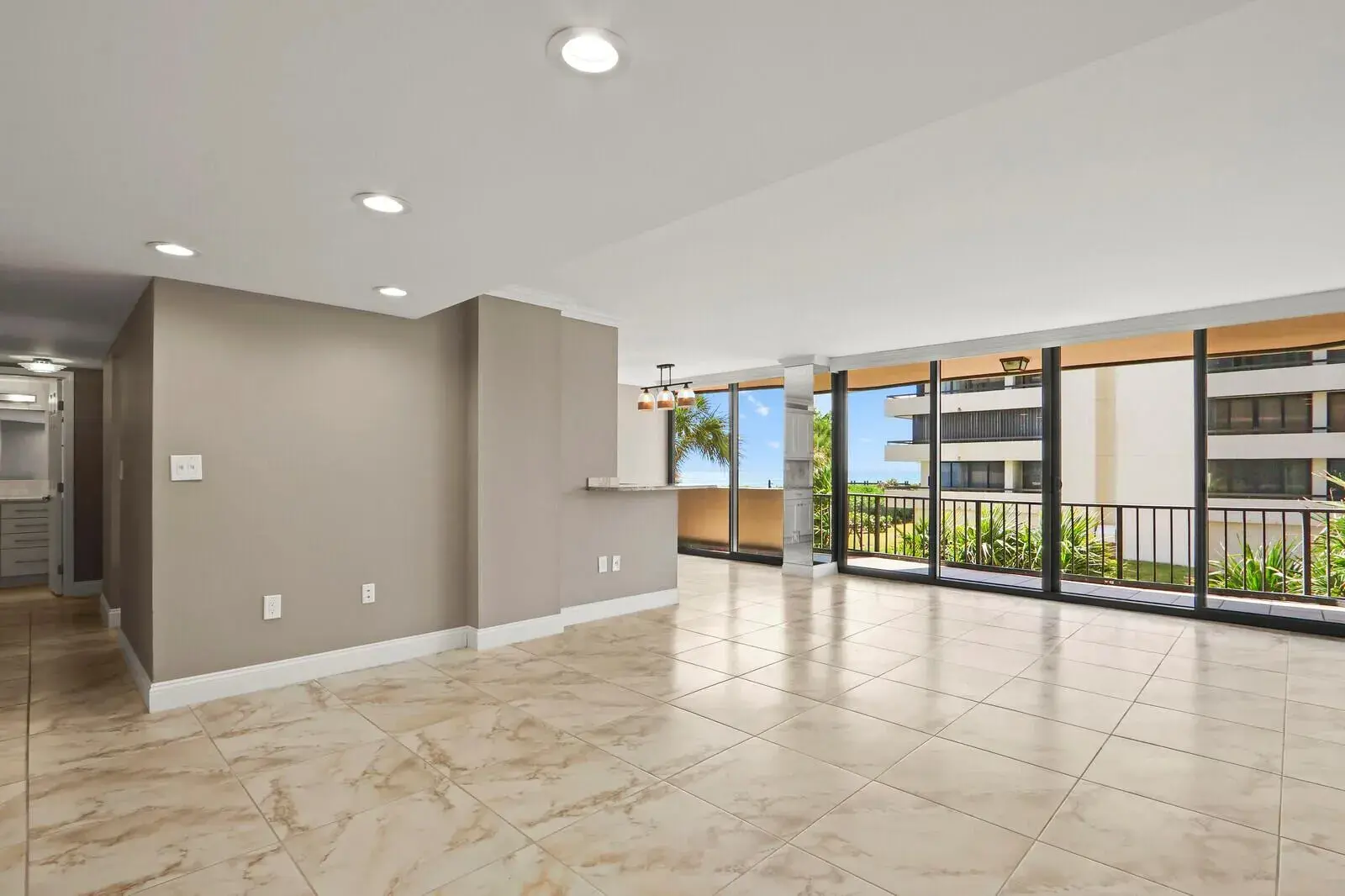 4200 N Ocean # 203, Singer Island FL 33404