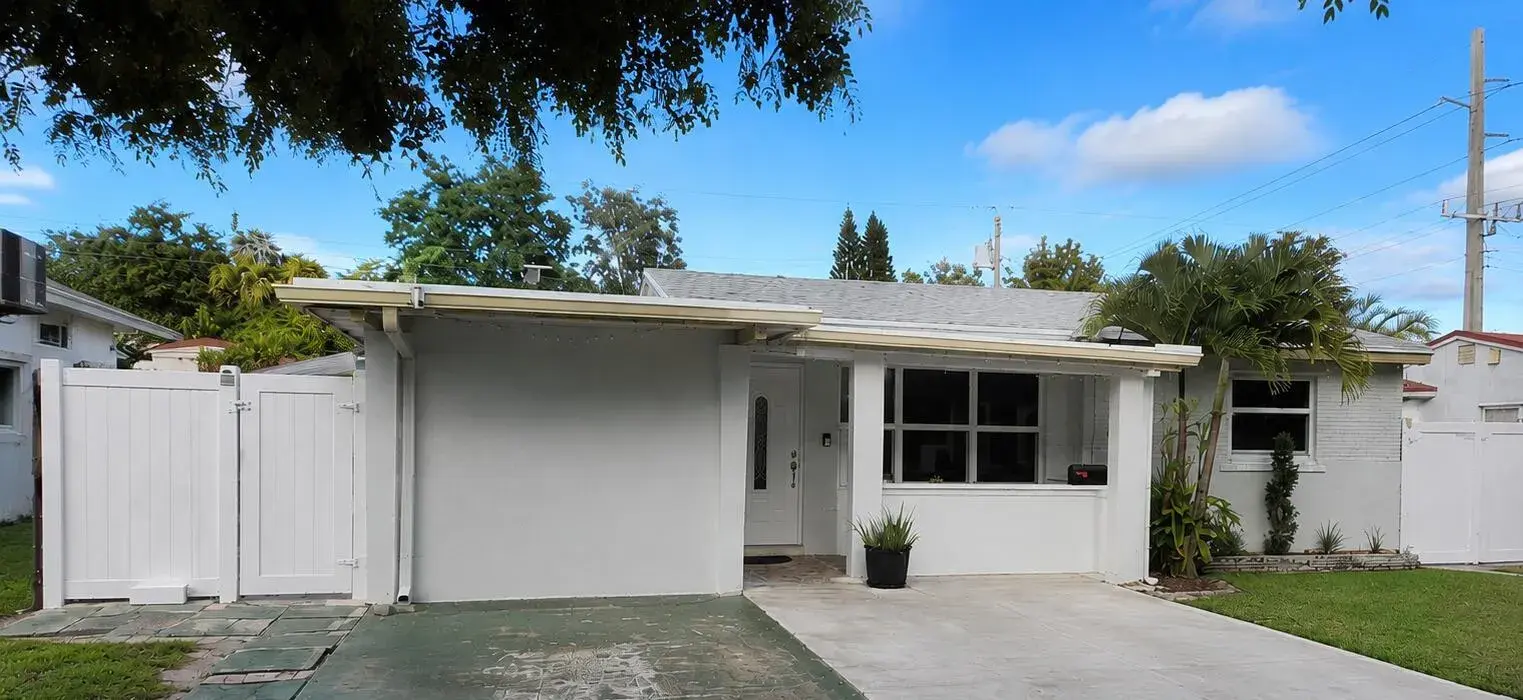 3 bedroom 3 bath Residential for sale at 2311 N 58th Avenue, Hollywood FL 33021