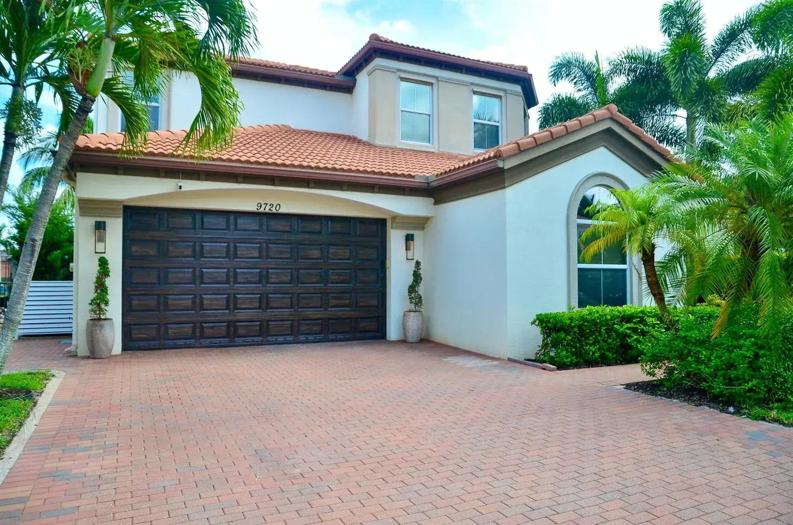 5 bedroom 4 bath Residential for sale at 9720 Phipps Lane, Wellington FL 33414