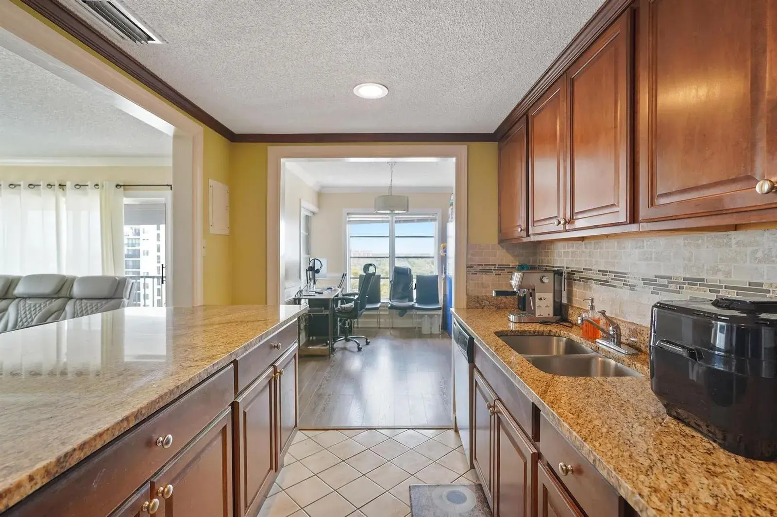 4174 Inverrary Drive # 701, Lauderhill FL 33319