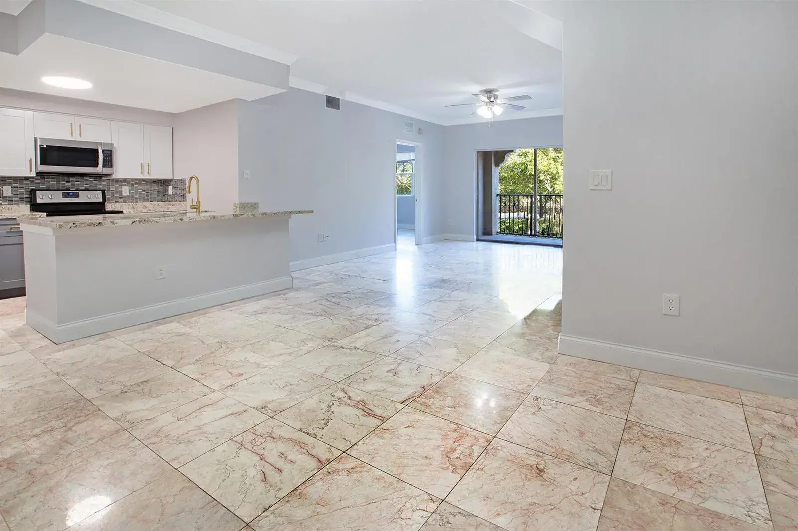 5860 W Sample Road # 204, Coral Springs FL 33063