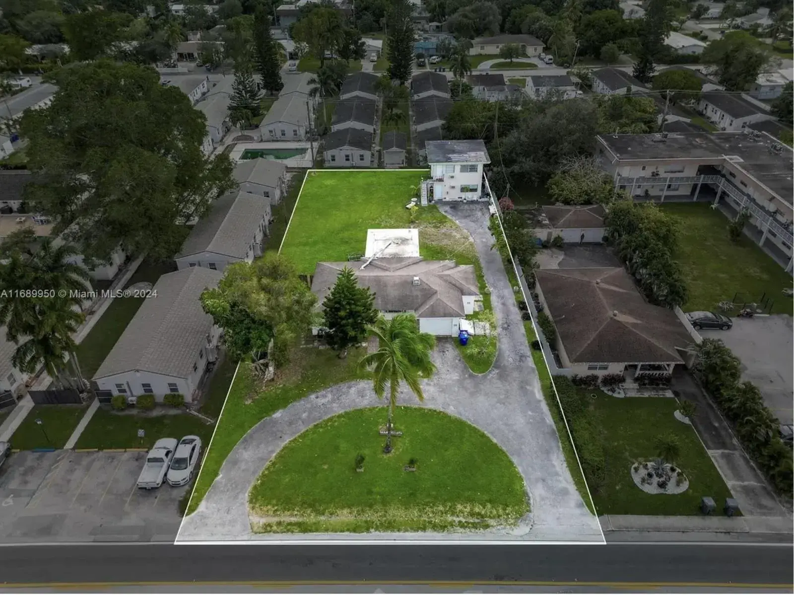 4 bedroom 3 bath Residential for sale at 2646 Johnson St, Hollywood FL 33020