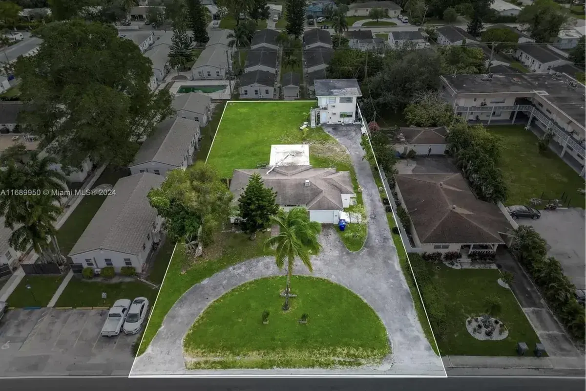 2646 Johnson Street, Hollywood FL 33020