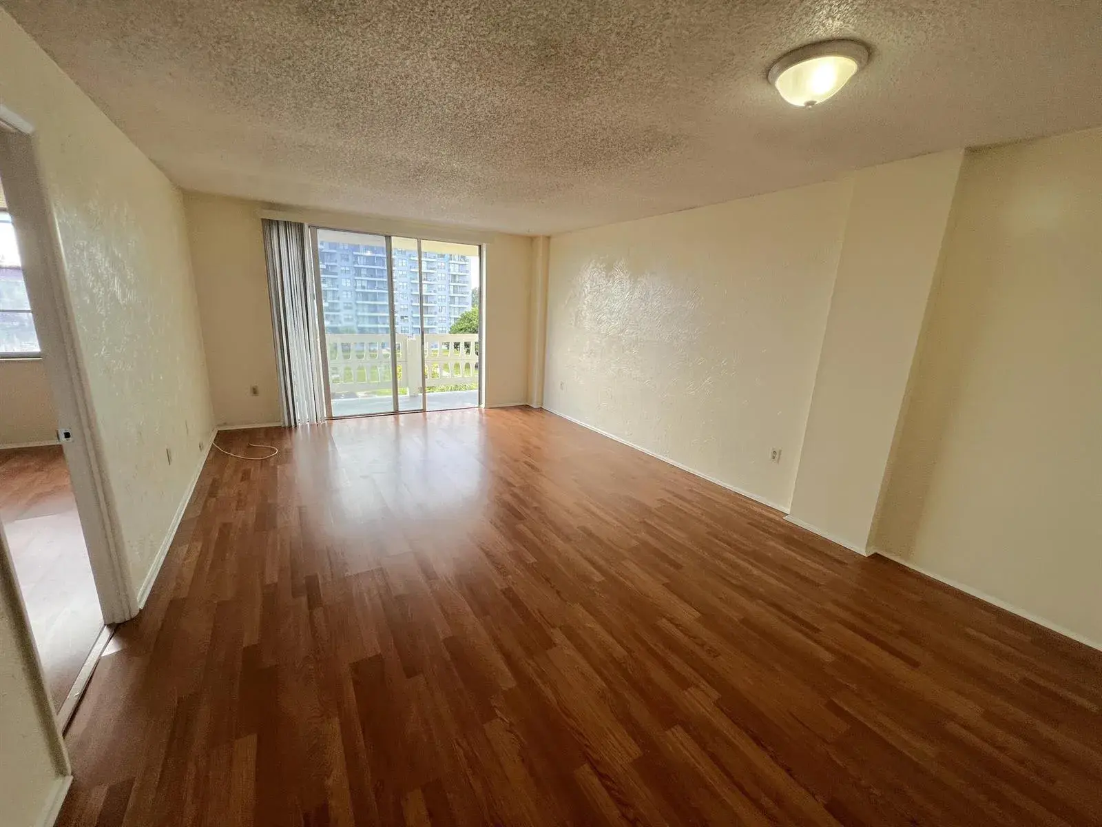 15600 NW 7th Avenue # 516, Miami FL 33169