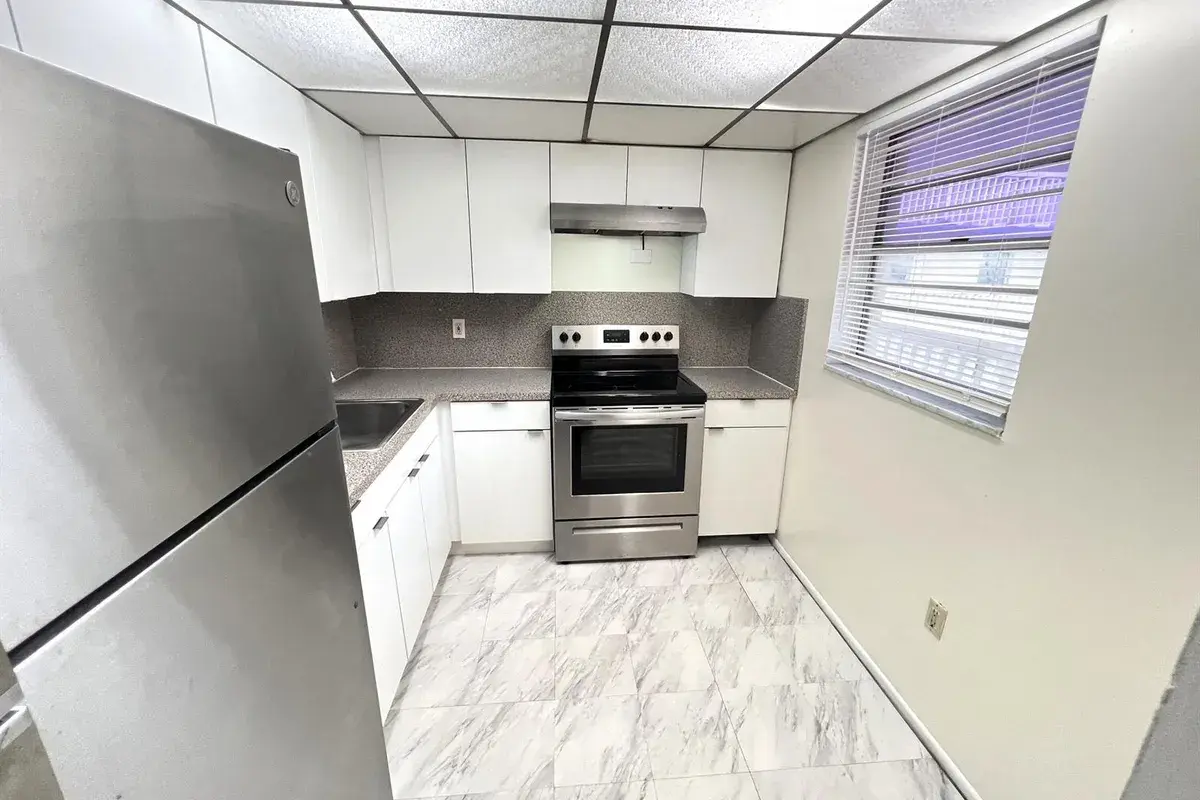 15600 NW 7th Avenue # 516, Miami FL 33169