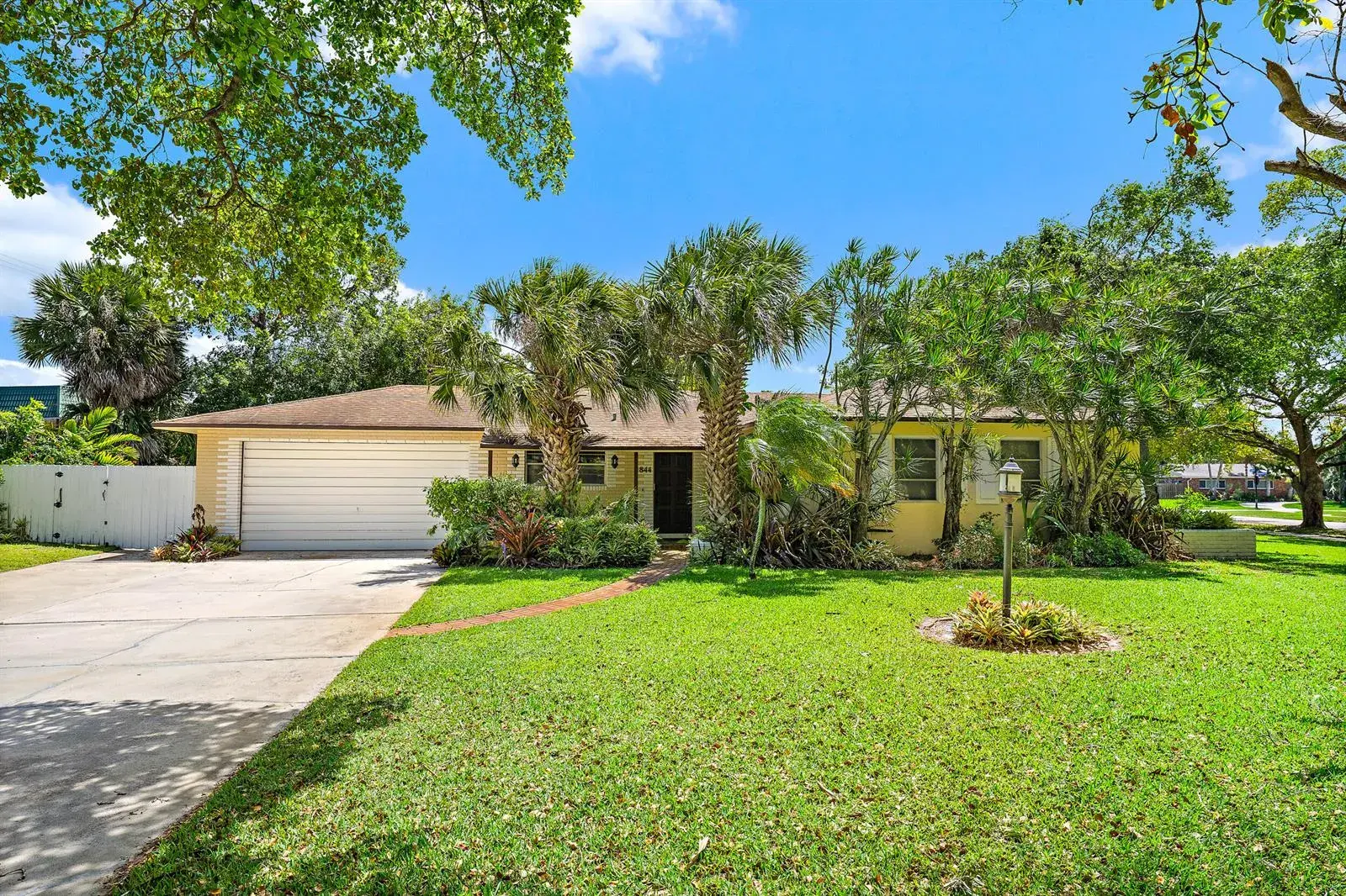 844 Anchorage Drive, North Palm Beach FL 33408