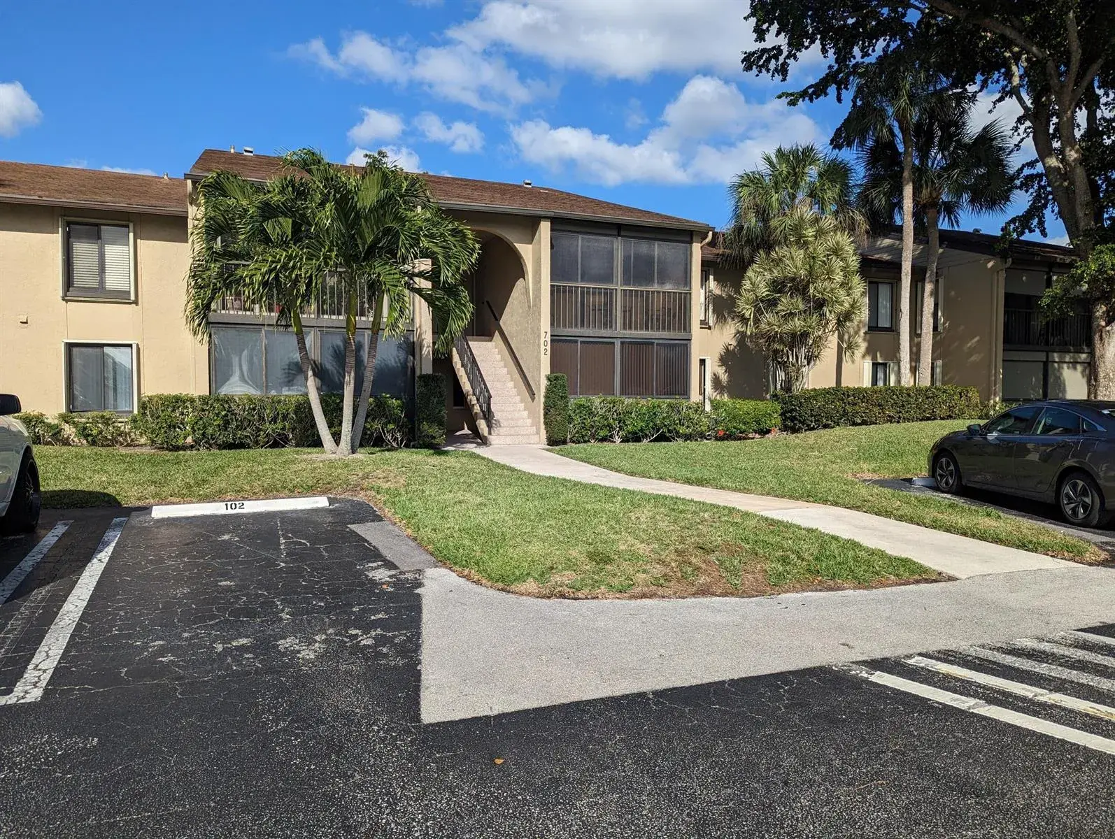 3 bedroom 2 bath Residential for sale at 702 Sunny Pine Way # G1, FL 33415