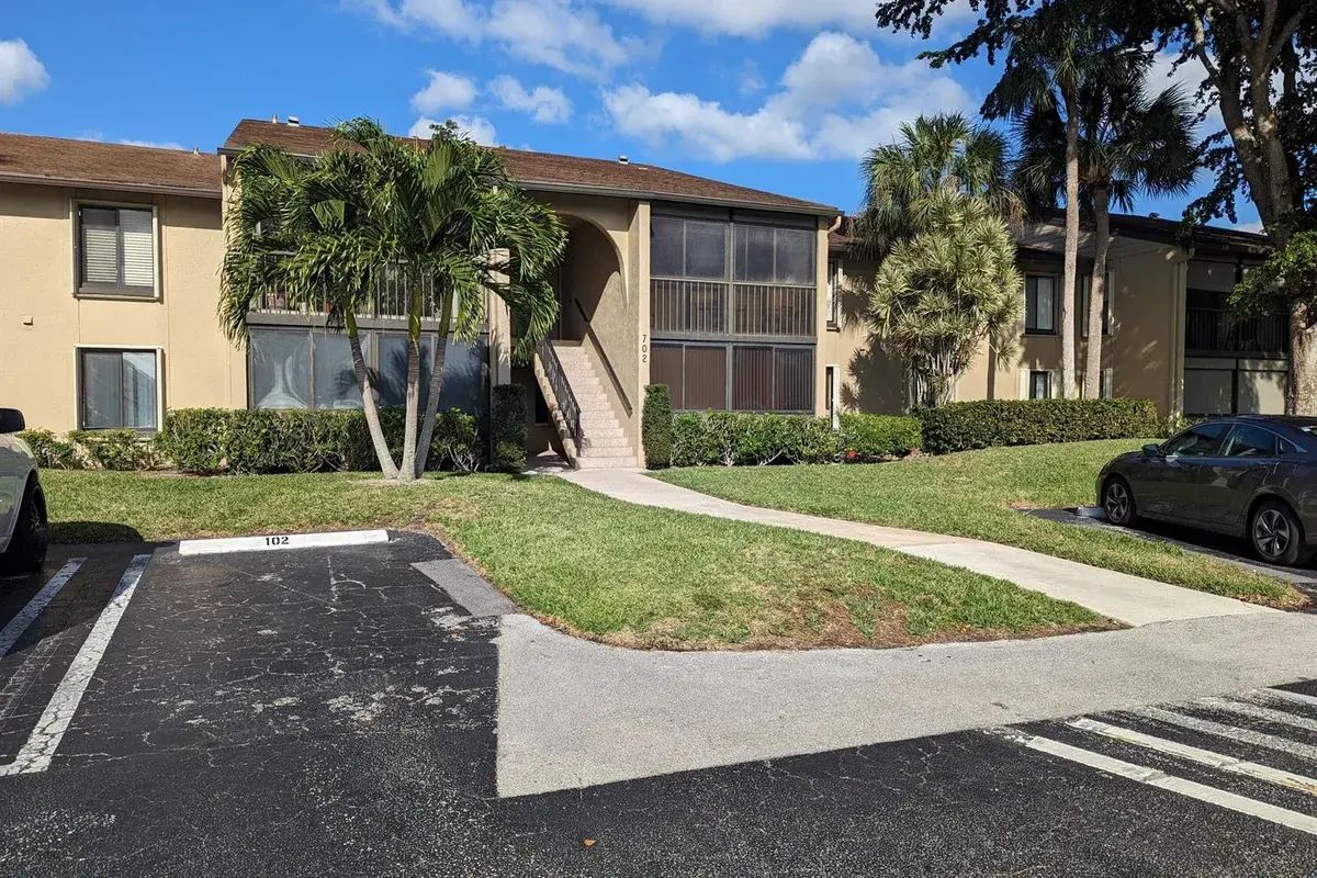 702 Sunny Pine Way # G1, FL 33415