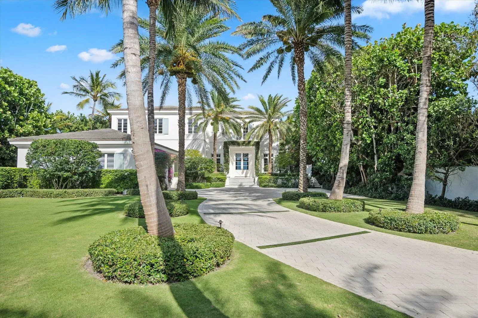 5 bedroom 6 bath Residential for sale at 3501 N Ocean Boulevard, Gulf Stream FL 33483