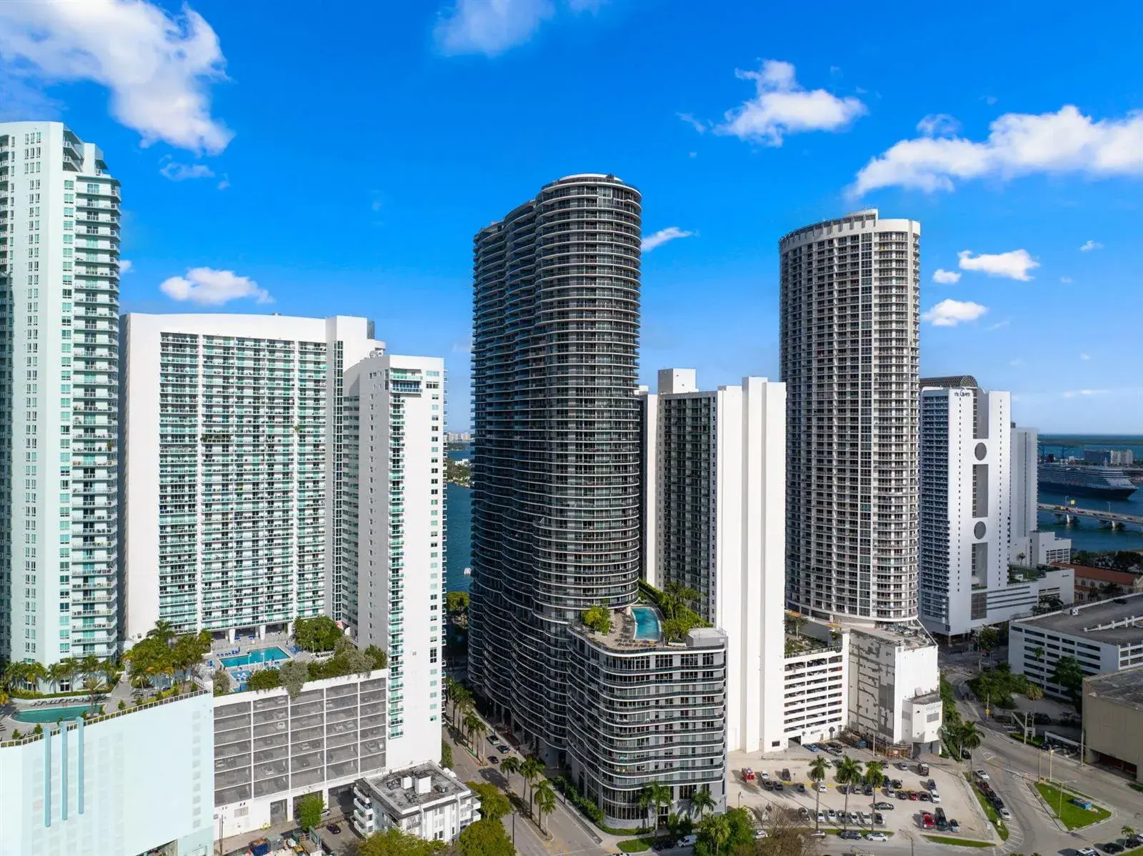 1 bedroom 1 bath Residential for sale at 488 NE 18th Street # 905, Miami FL 33132