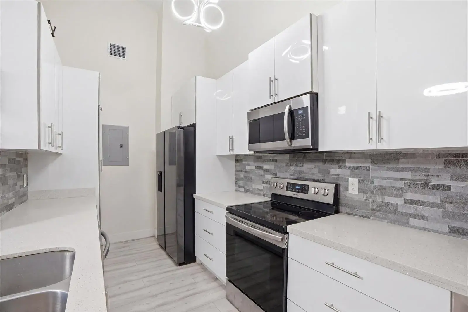 3 bedroom 2 bath Residential for sale at 3414 Freedom Drive, Hollywood FL 33021
