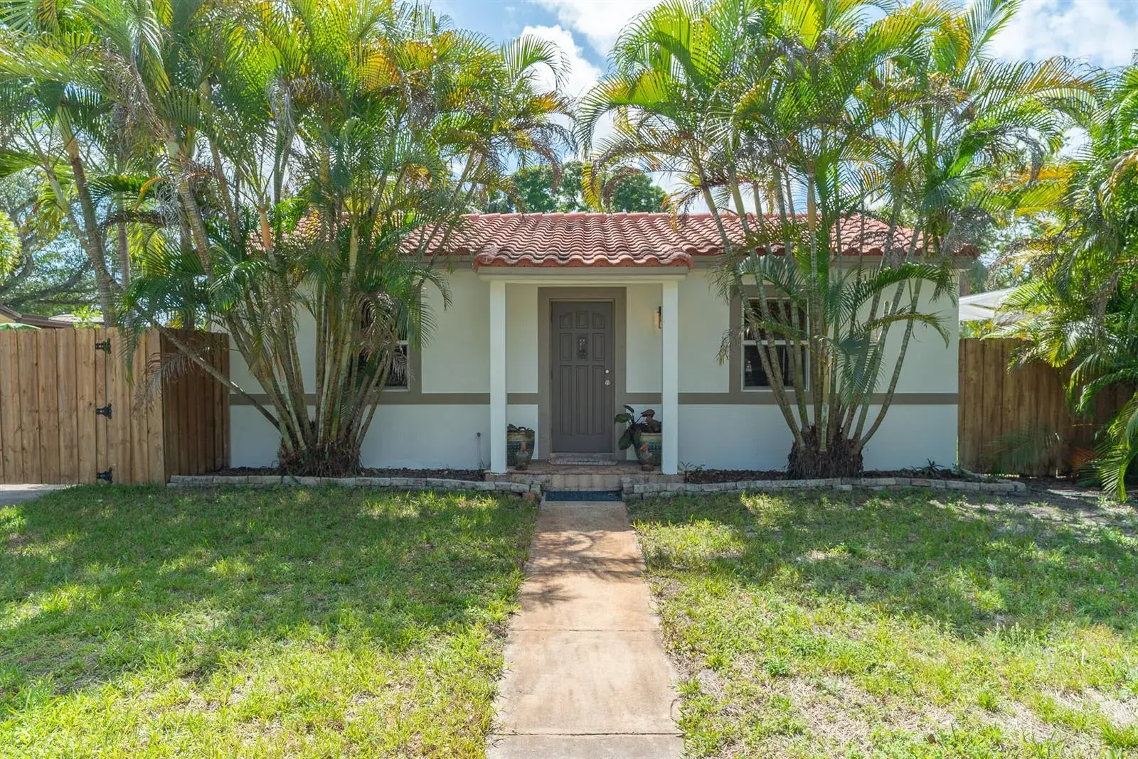 820 SW 18th Court, Fort Lauderdale FL 33315