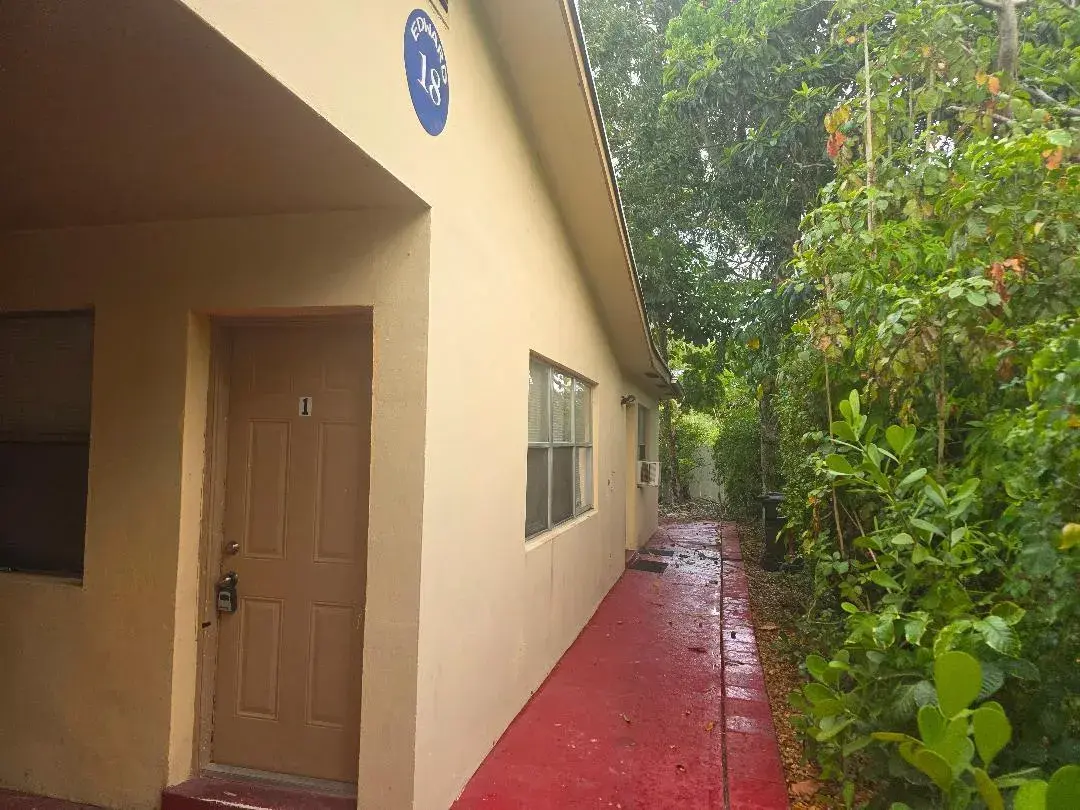 3800 SW 2nd Court # 6, Fort Lauderdale FL 33312