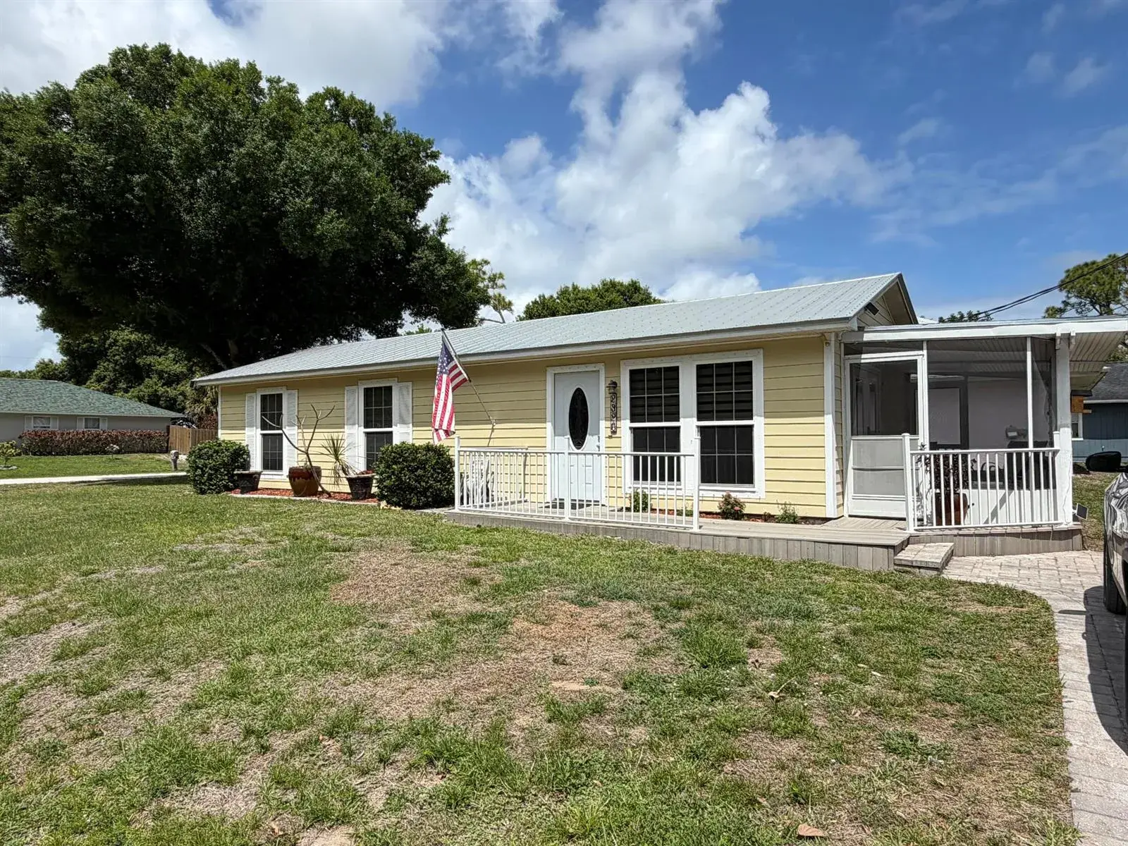 2 bedroom 2 bath Residential for sale at 2326 SW 15th St Street SW, Vero Beach FL 32962