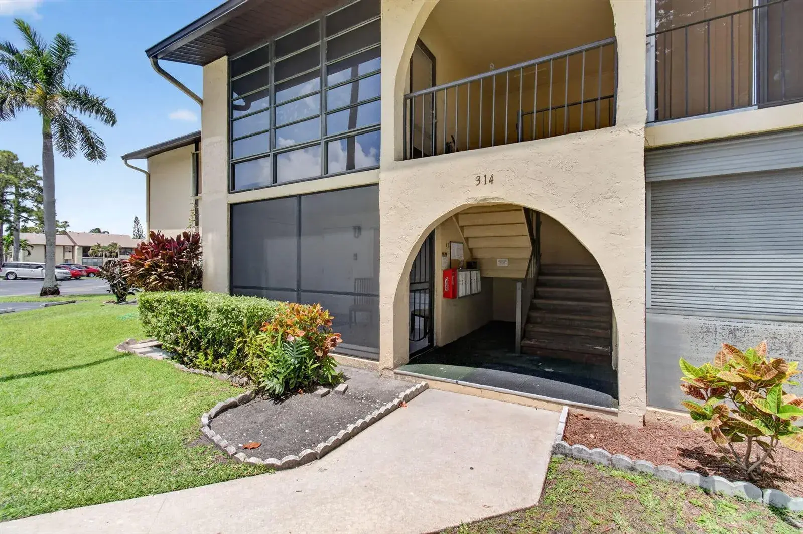 2 bedroom 1 bath Residential for sale at 314 Pine Ridge Circle # A1, FL 33463