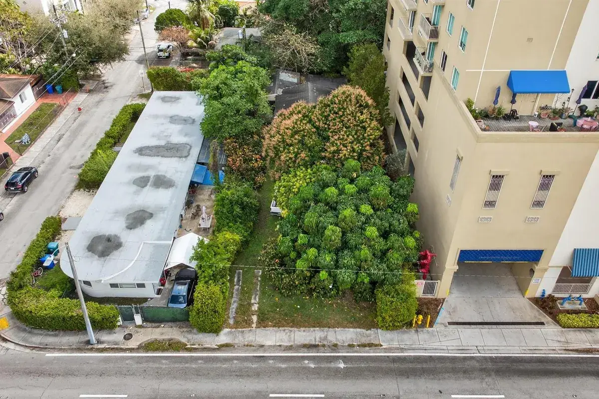 975 SW 37th Avenue, Miami FL 33135