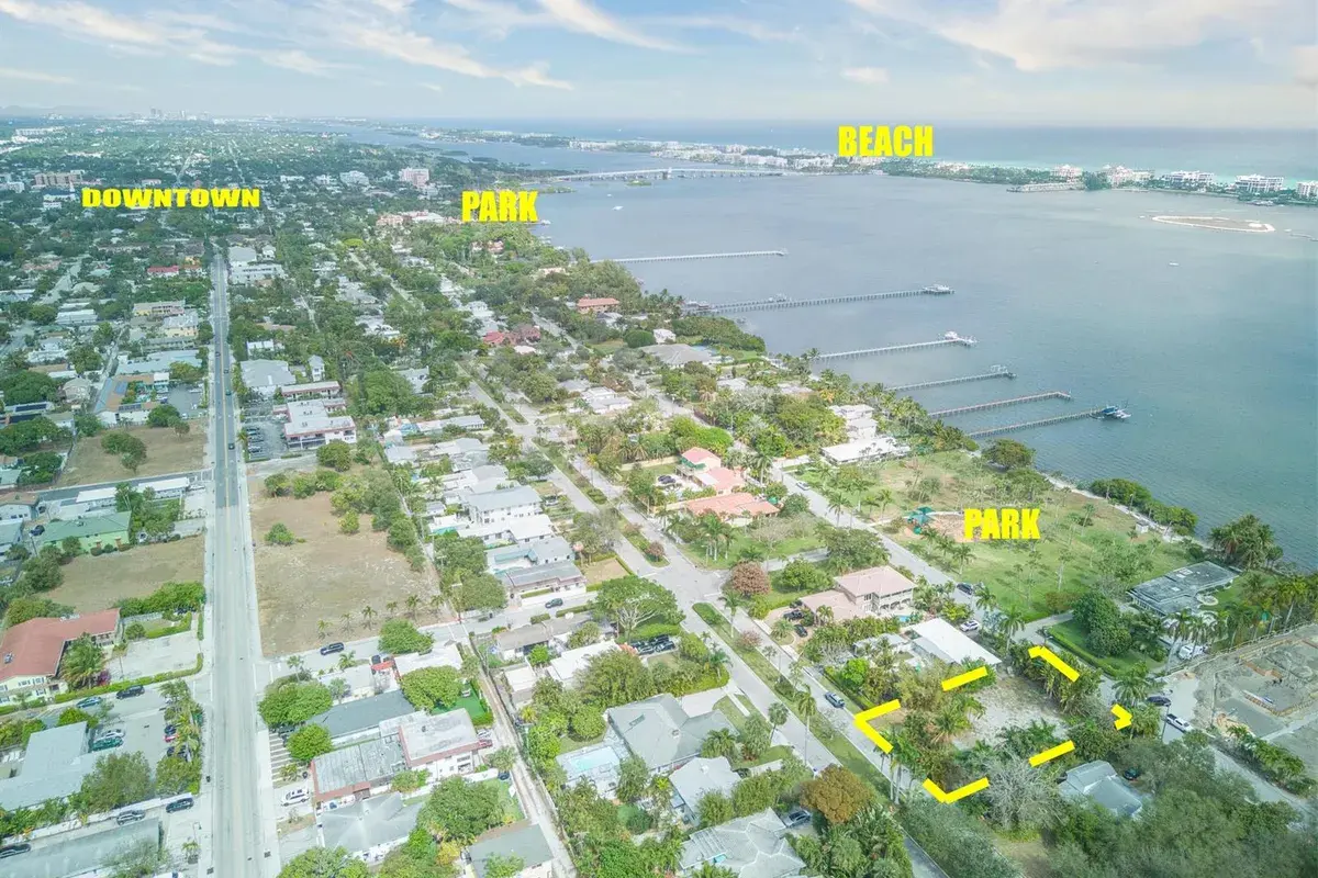 1118 S Palmway, FL 33460