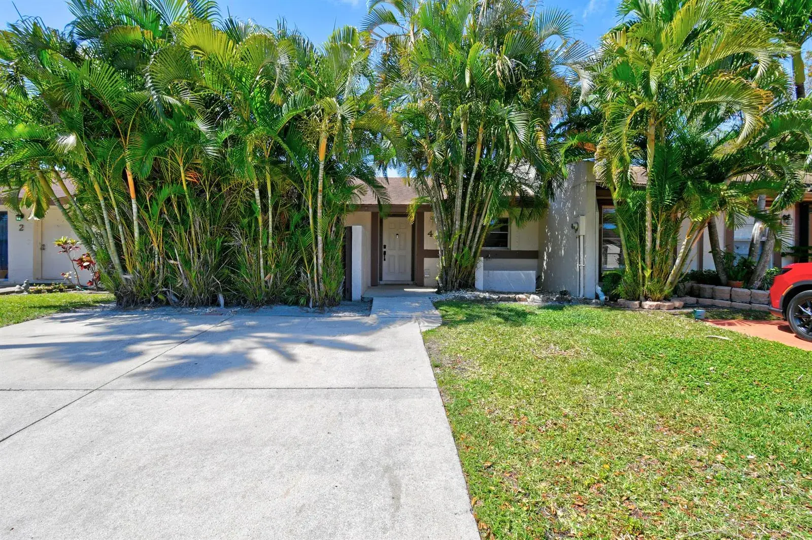 4 Knightsbridge Lane, Boynton Beach FL 33426