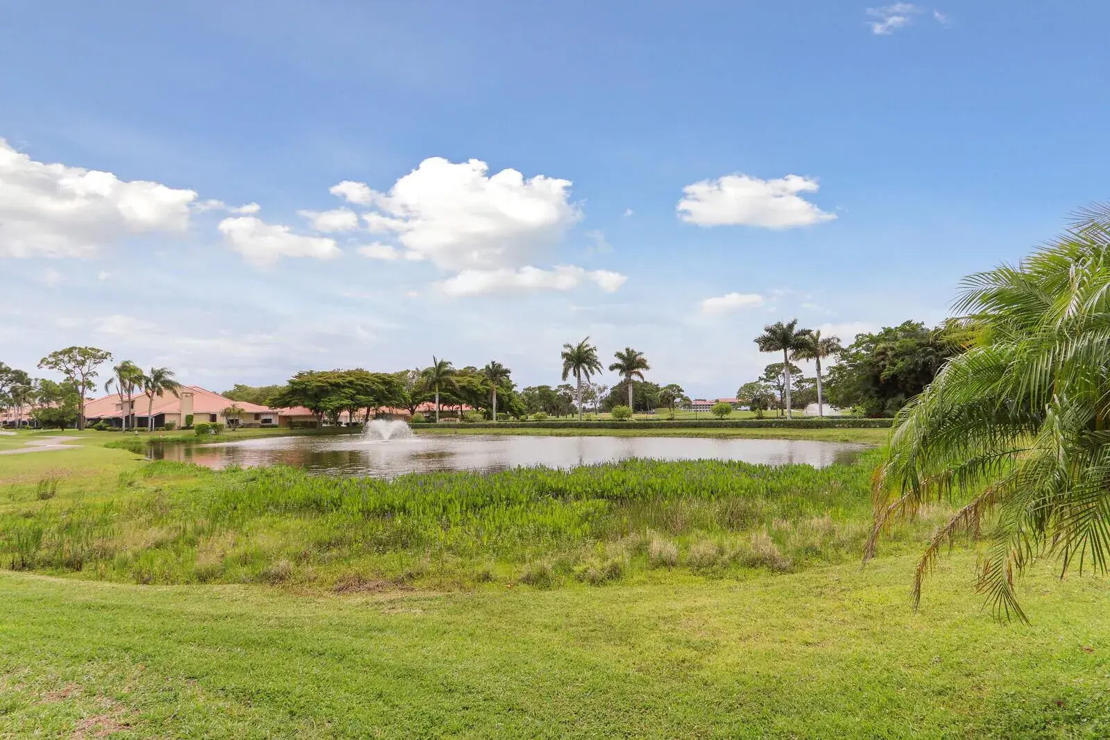2 Old Fence Road, Palm Beach Gardens FL 33418
