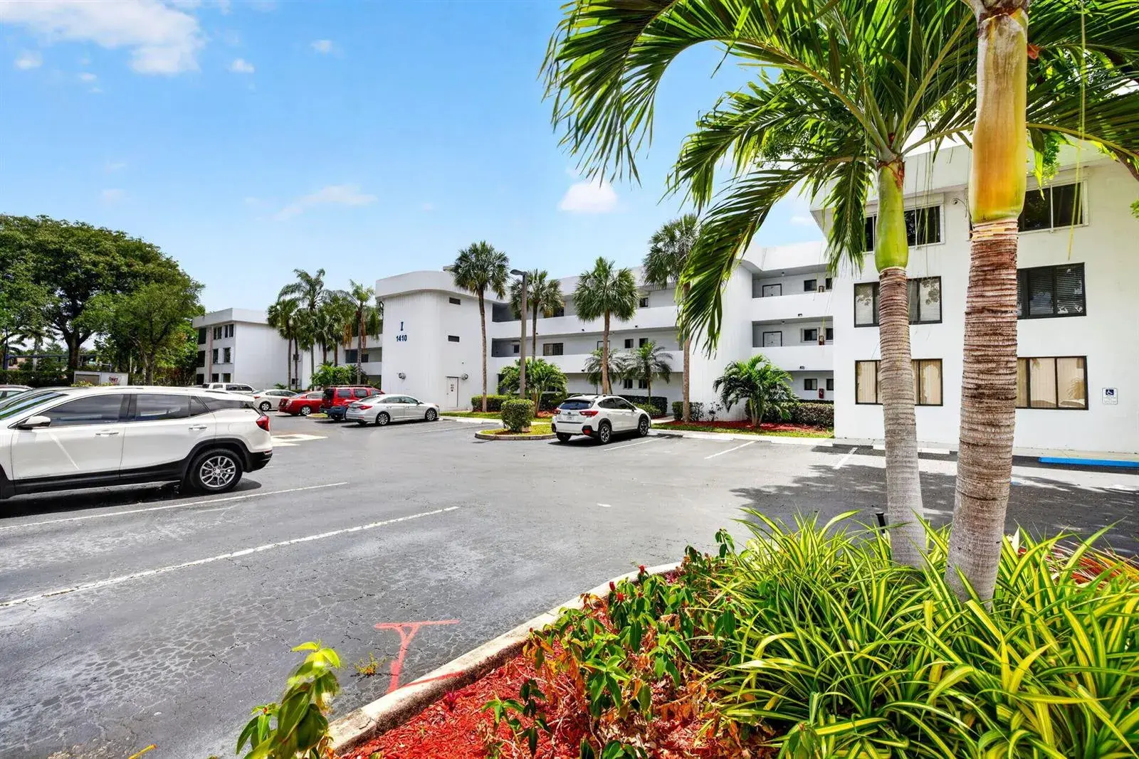1410 Sheridan Street # 19i, Hollywood FL 33020