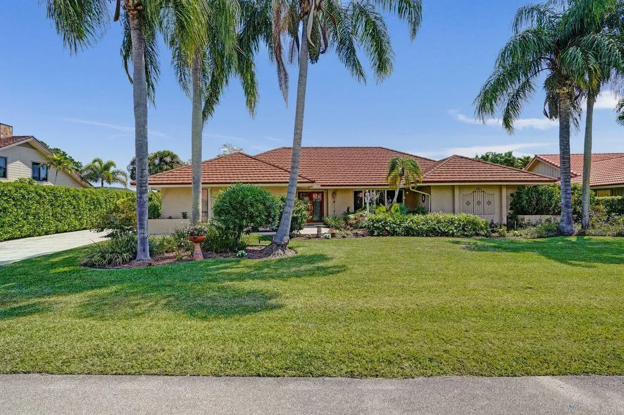 3 bedroom 3 bath Residential for sale at 7 Marlwood Lane, Palm Beach Gardens FL 33418