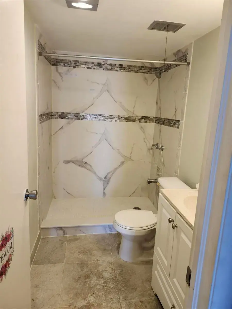 17 Golfs Edge # H, West Palm Beach FL 33417