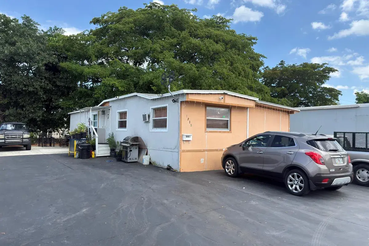 1085 SW 127th Court, Miami FL 33184
