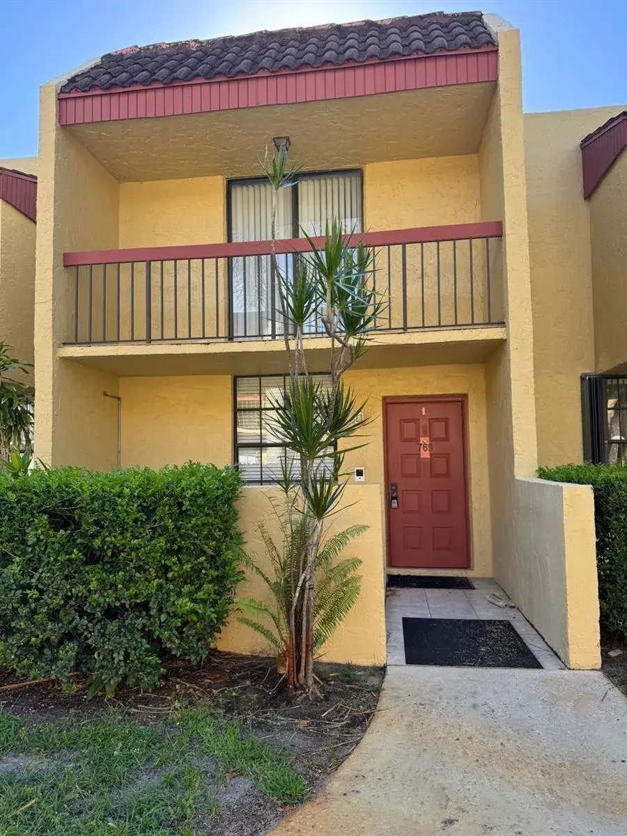2 bedroom 2 bath Residential for sale at 769 SE 1st Way # 85, Deerfield Beach FL 33441