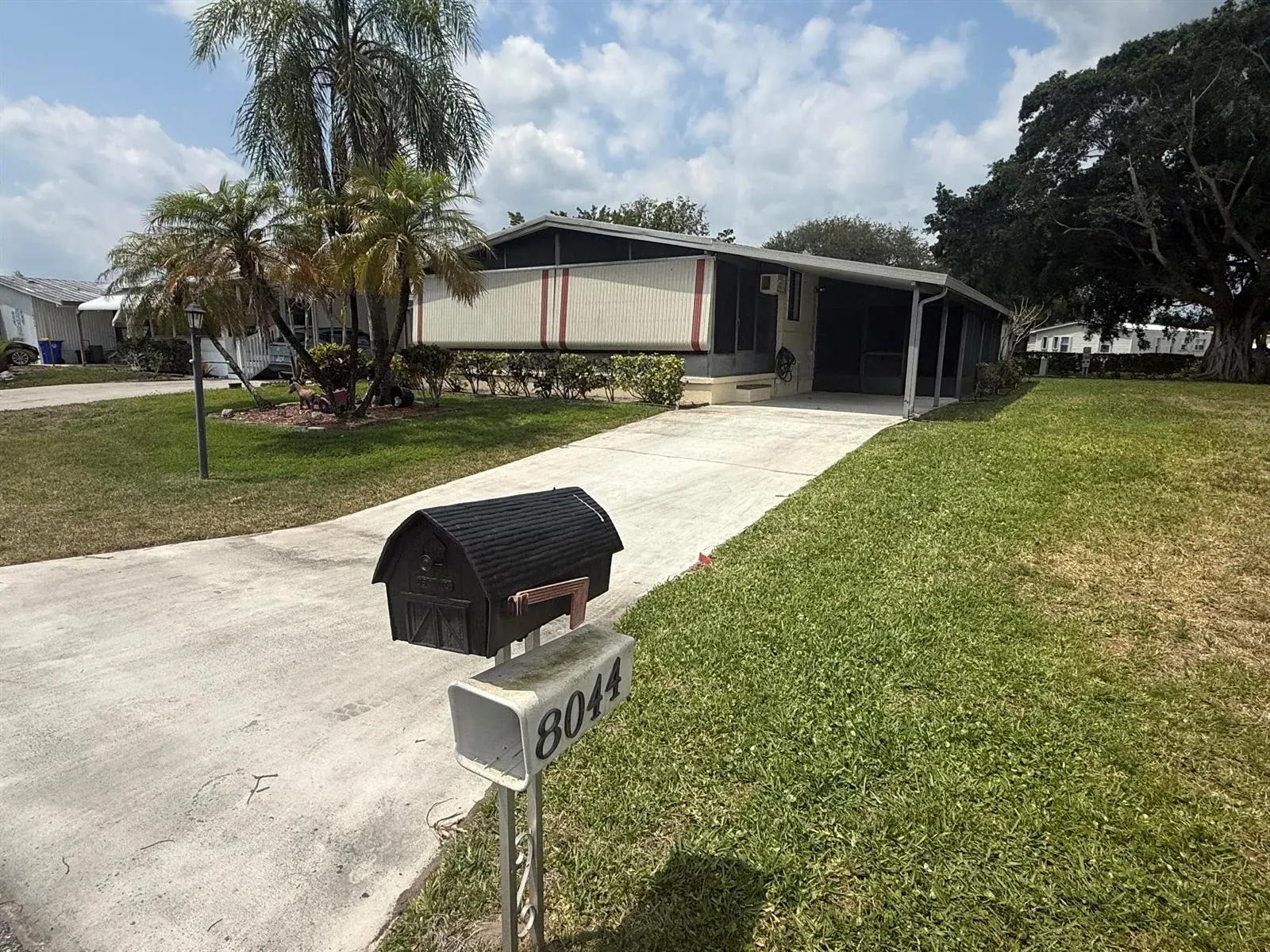 2 bedroom 2 bath Residential for sale at 8044 SE Patriot Avenue, Hobe Sound FL 33455