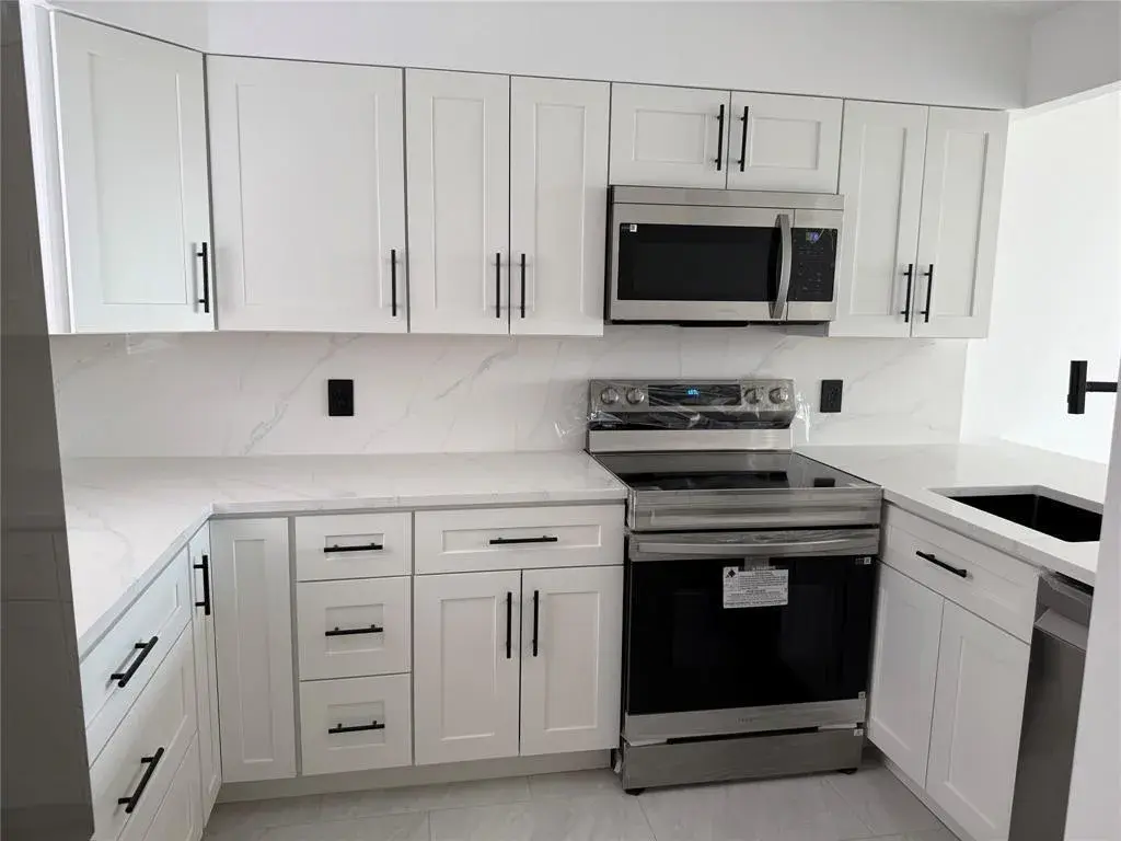 2 bedroom 2 bath Residential for sale at 112 Royal Park Drive # 4b, Oakland Park FL 33309