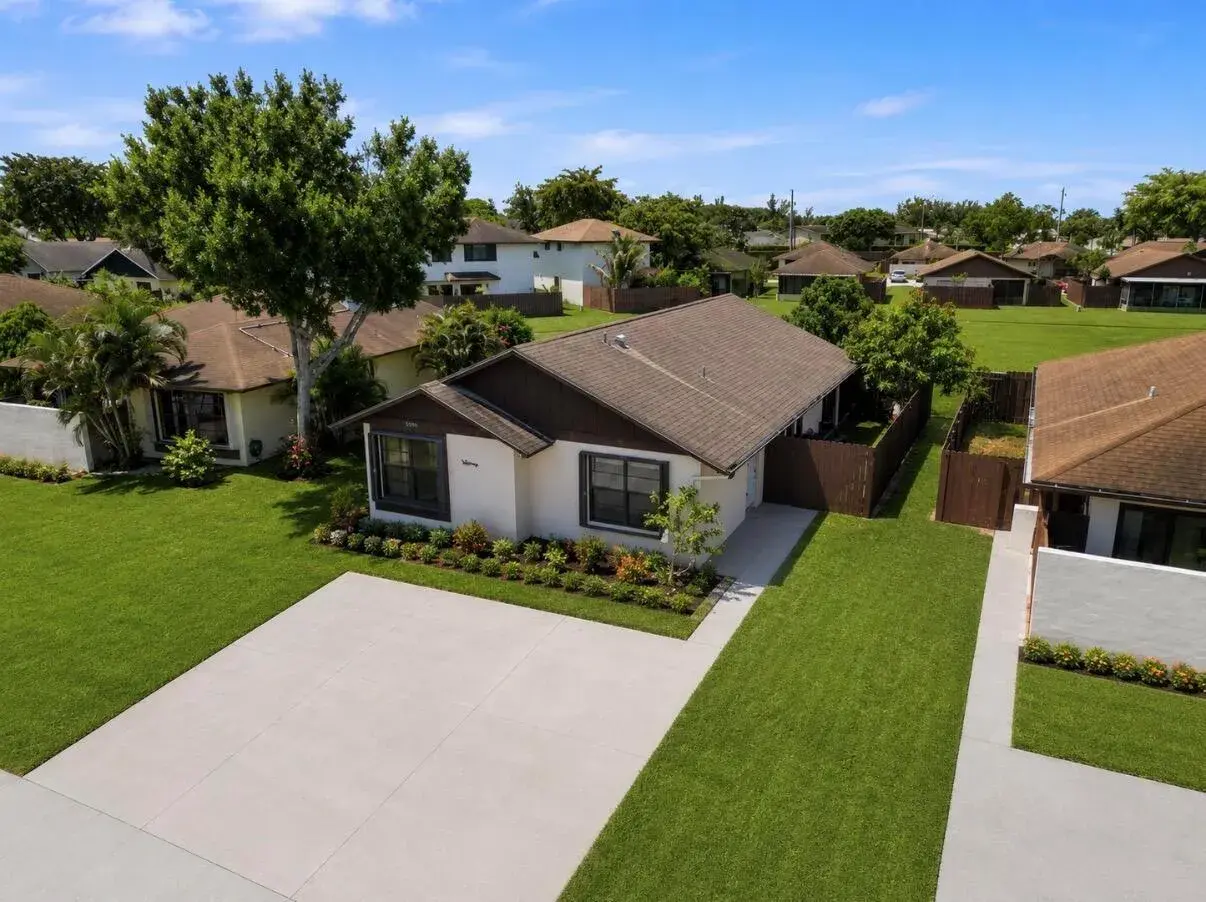 5330 Mendoza Street, West Palm Beach FL 33415