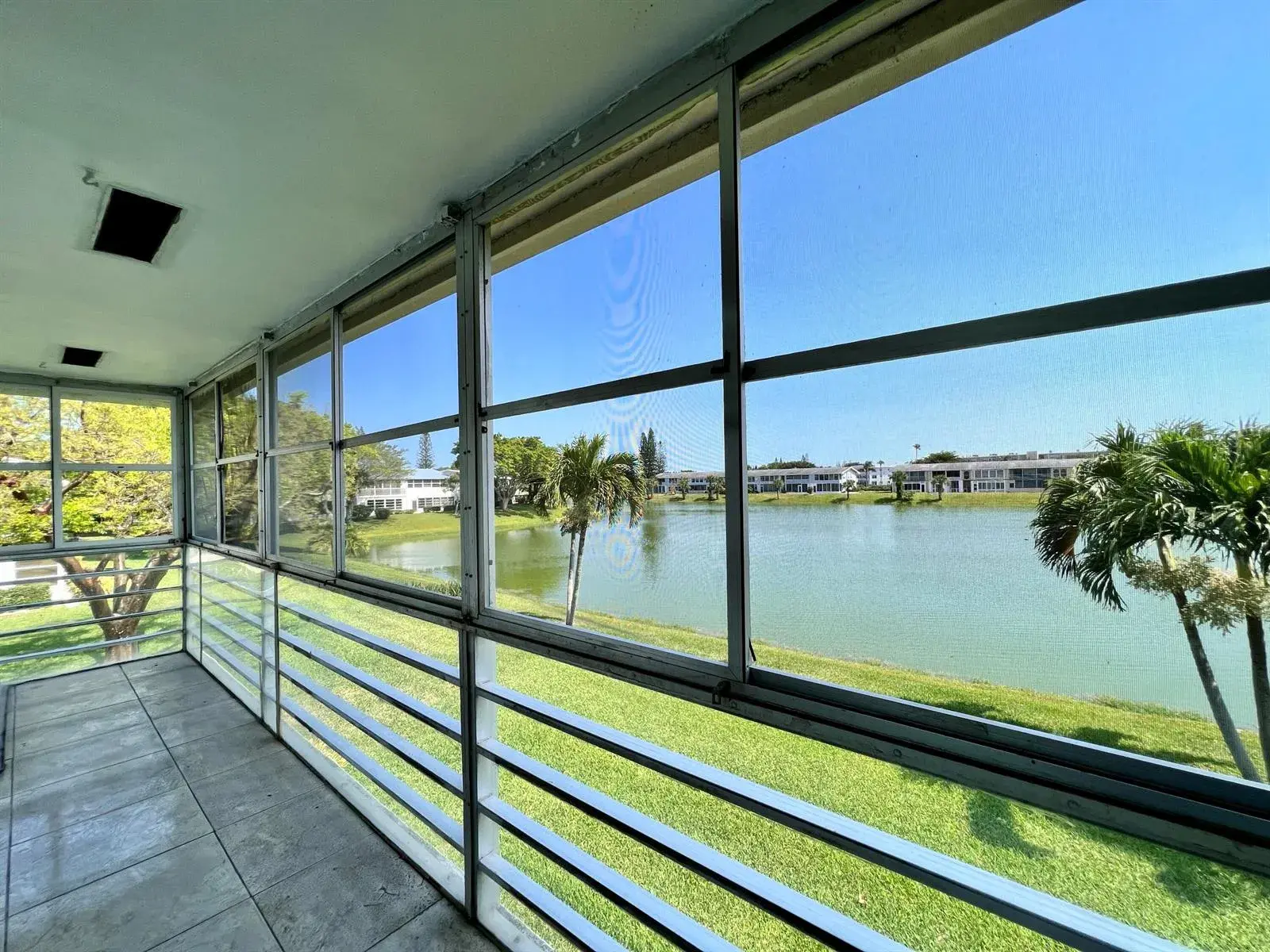 2 bedroom 1 bath Residential for sale at 136 Somerset G, West Palm Beach FL 33417