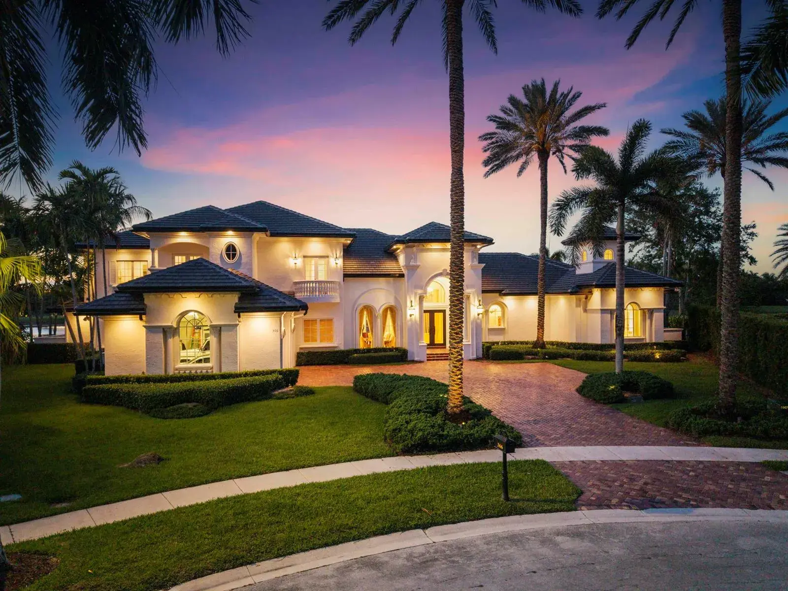 7 bedroom 8 bath Residential for sale at 366 Sweet Bay Avenue, Plantation FL 33324