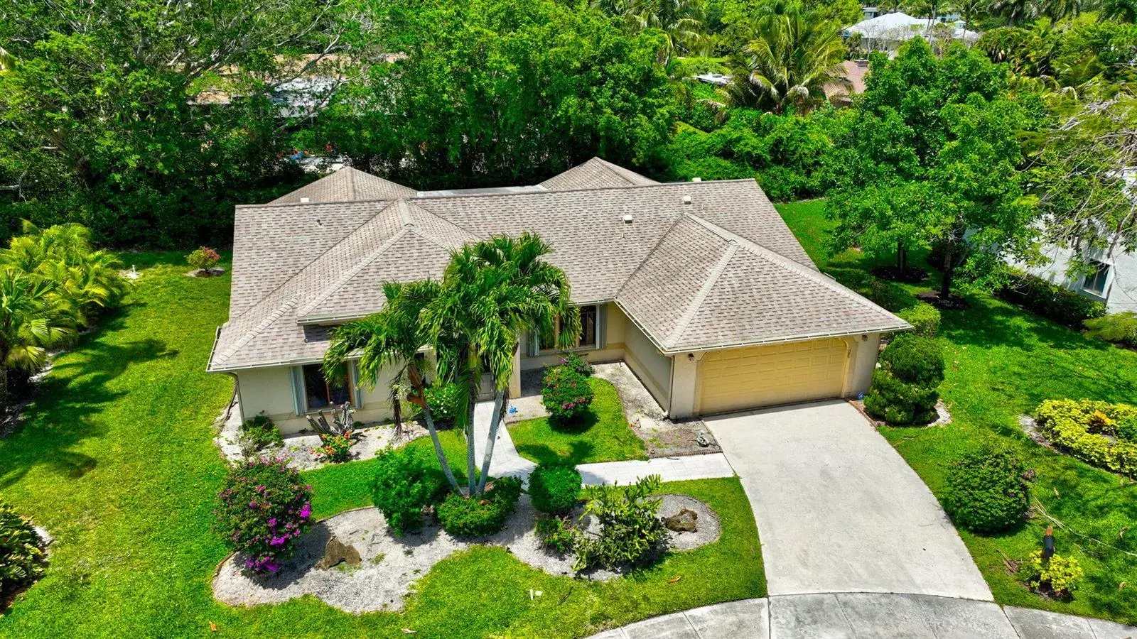 2 bedroom 2 bath Residential for sale at 2925 Riviera Drive, Delray Beach FL 33445