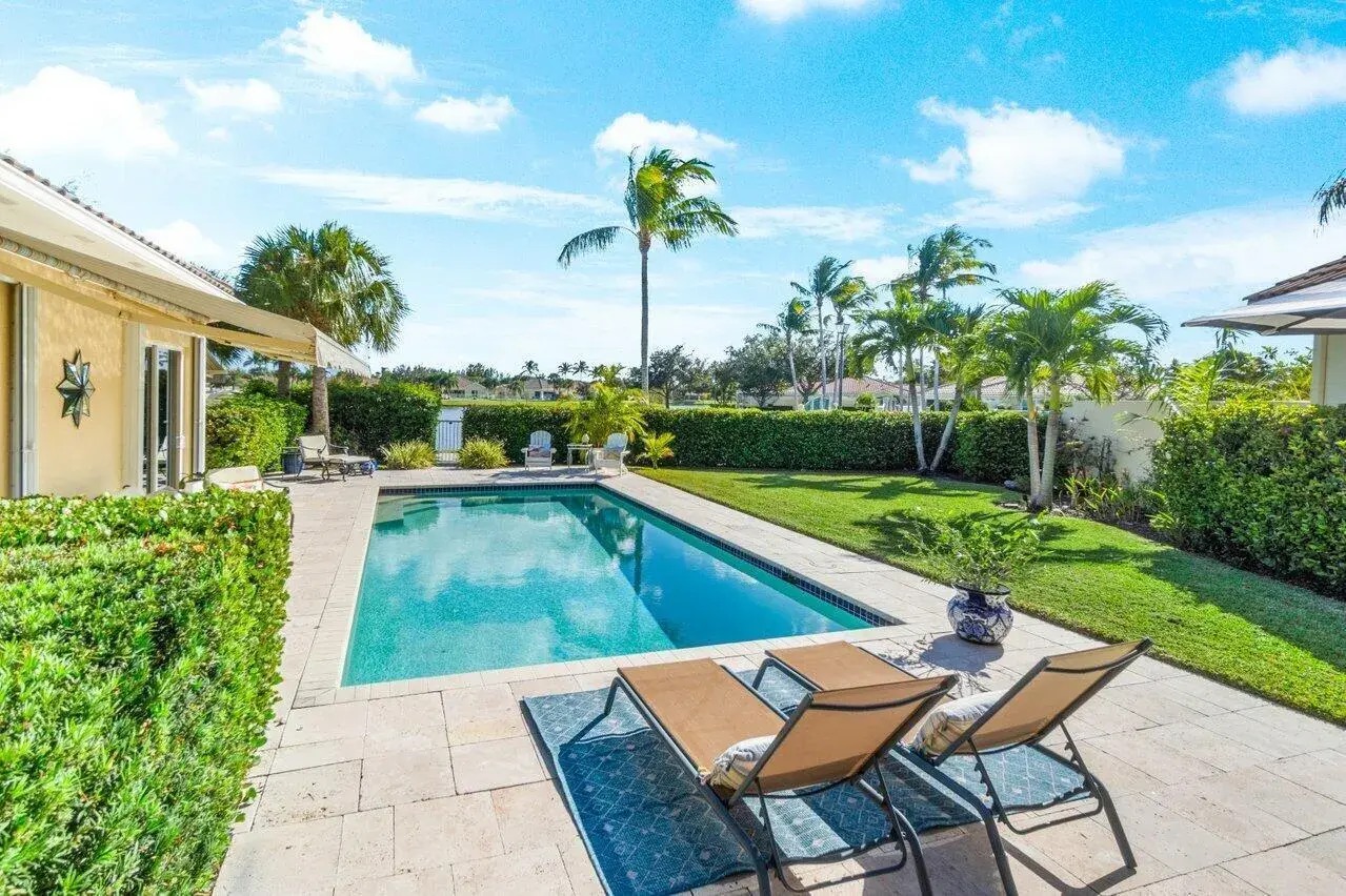 3 bedroom 3 bath Residential for sale at 8222 Dominica Place, Wellington FL 33414