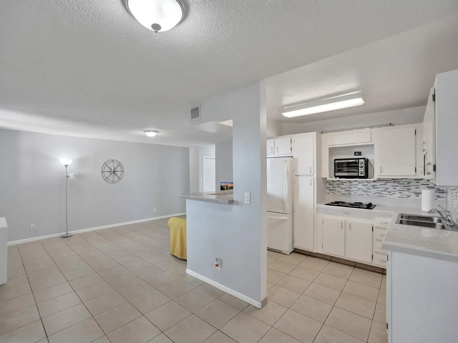1 bedroom 1 bath Residential for sale at 1811 Jefferson Street # 404, Hollywood FL 33020
