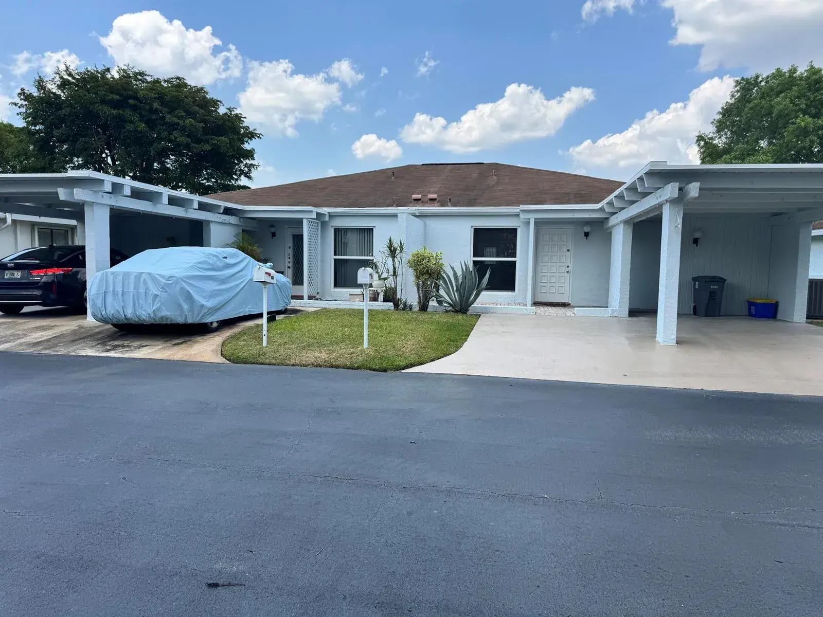 3 bedroom 2 bath Residential for sale at 6846 Moonlit Drive, Delray Beach FL 33446
