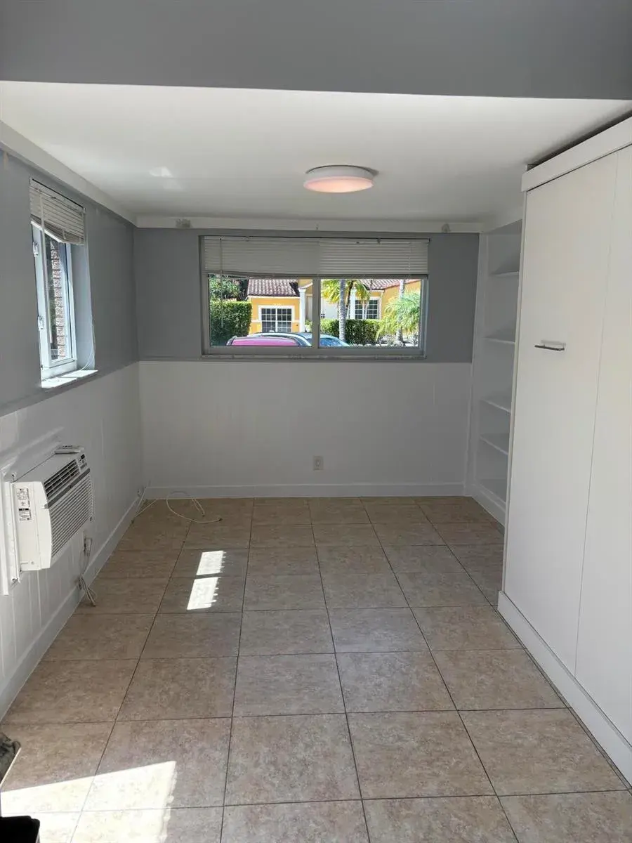 1418 Wiley Street, Hollywood FL 33020