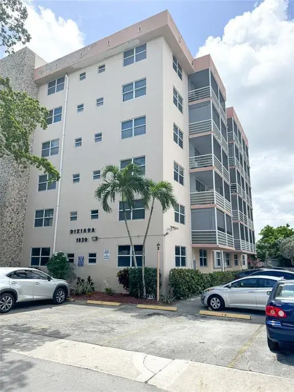 2 bedroom 1 bath Residential for sale at 1830 Dixianna Street # 201, Hollywood FL 33020