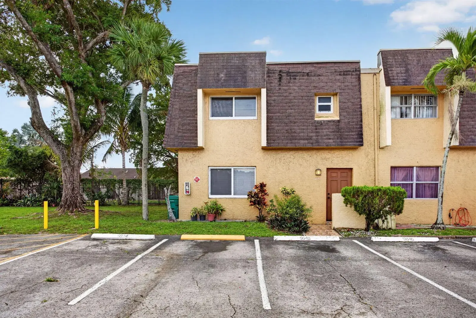 3 bedroom 2 bath Residential for sale at 5646 Blueberry Court # 23, Lauderhill FL 33313
