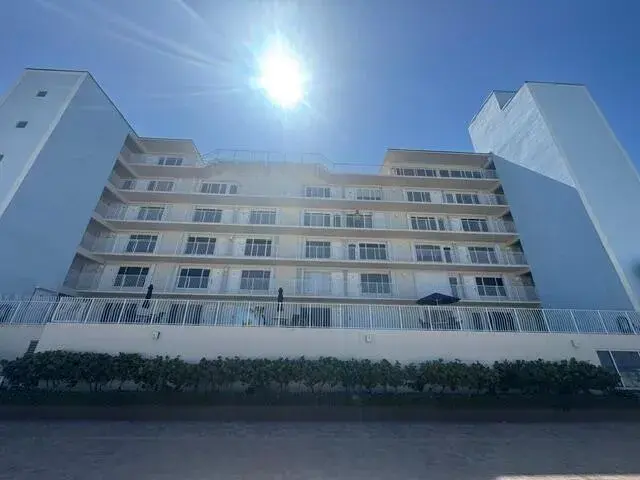 1 bedroom 1 bath Residential for sale at 300 Oregon Street # 502, Hollywood FL 33019