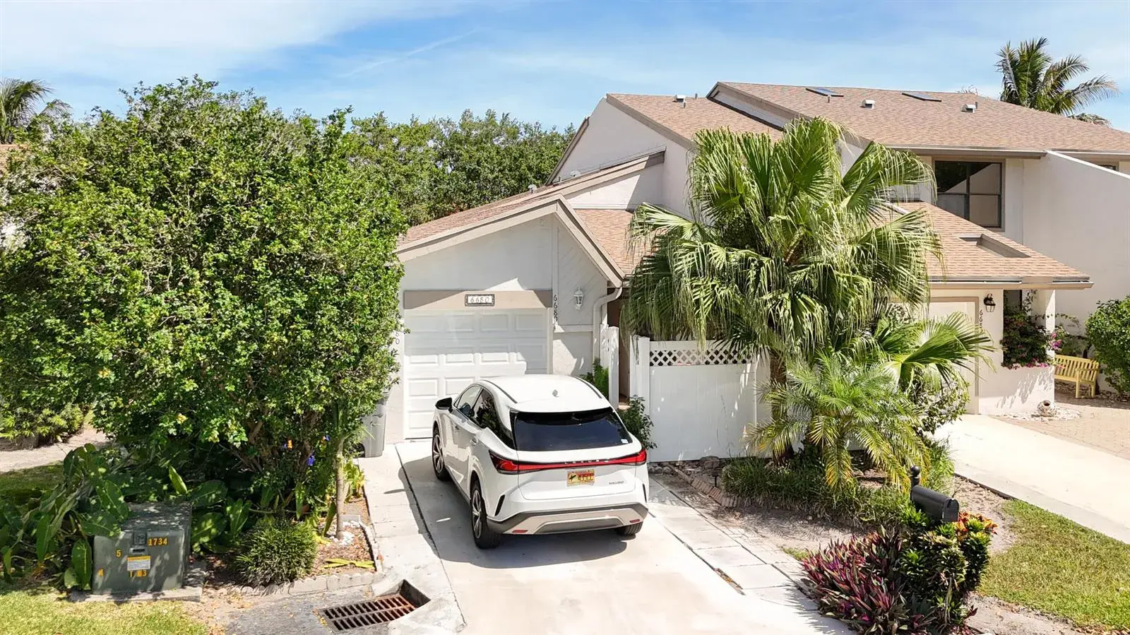 3 bedroom 2 bath Residential for sale at 6680 Canary Palm Circle, Boca Raton FL 33433