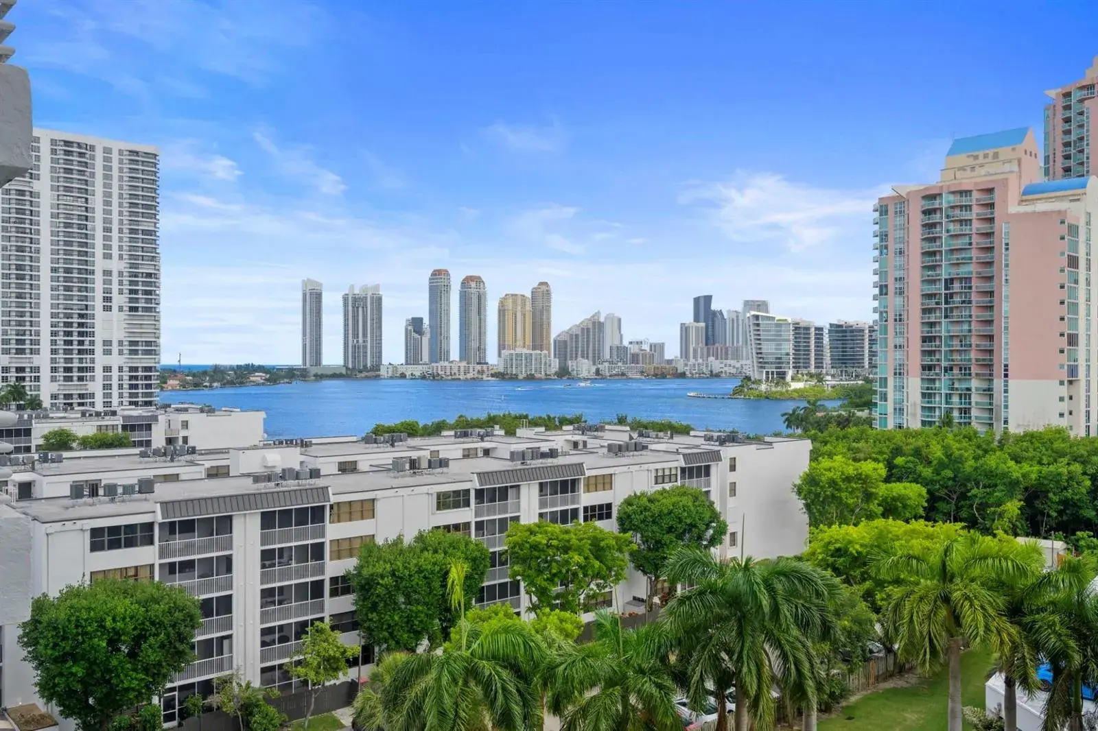 3300 NE 192nd Street # 915, Aventura FL 33180