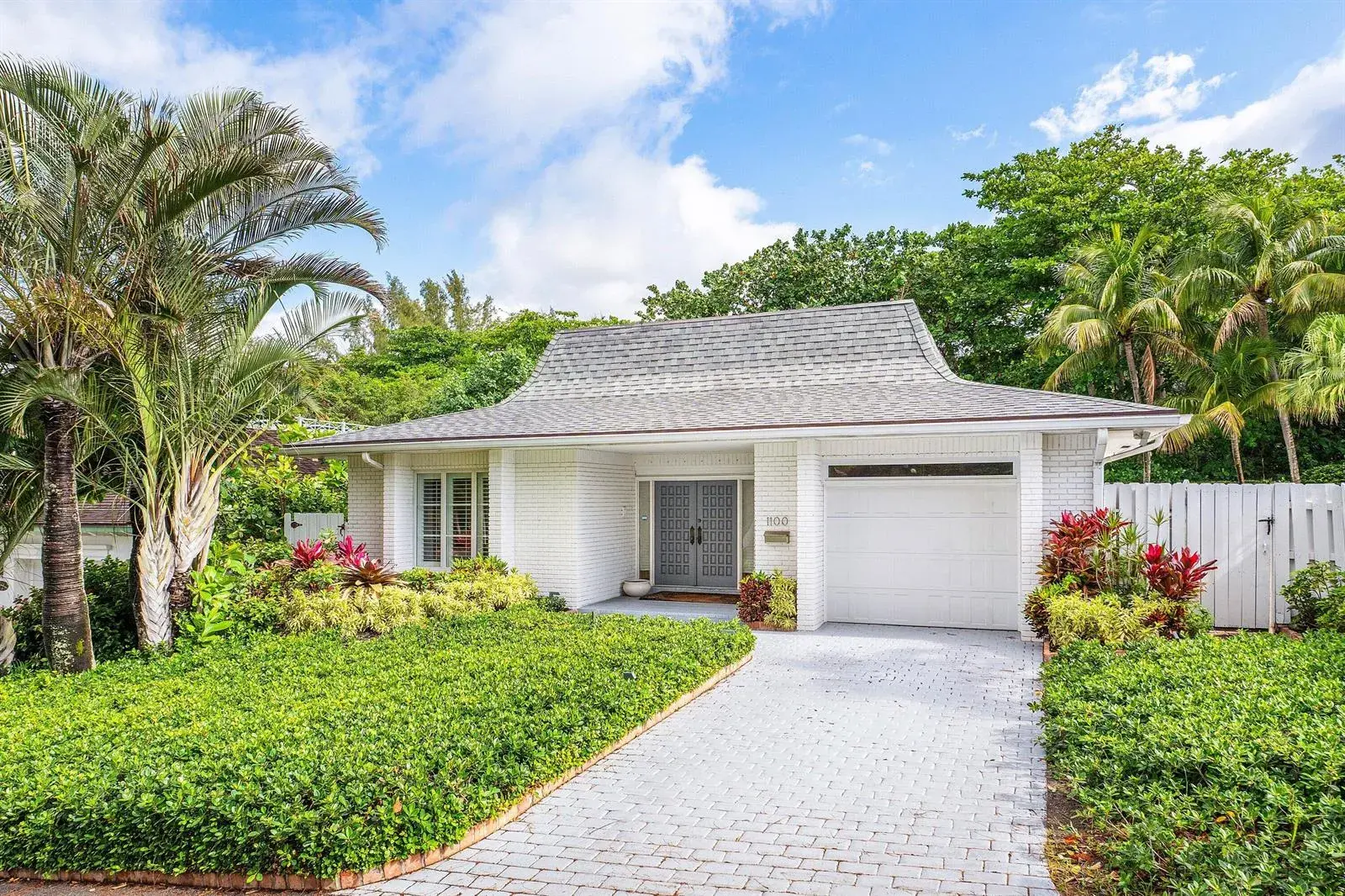 3 bedroom 2 bath for sale at 1100 N Ocean Boulevard, Gulf Stream FL 33483