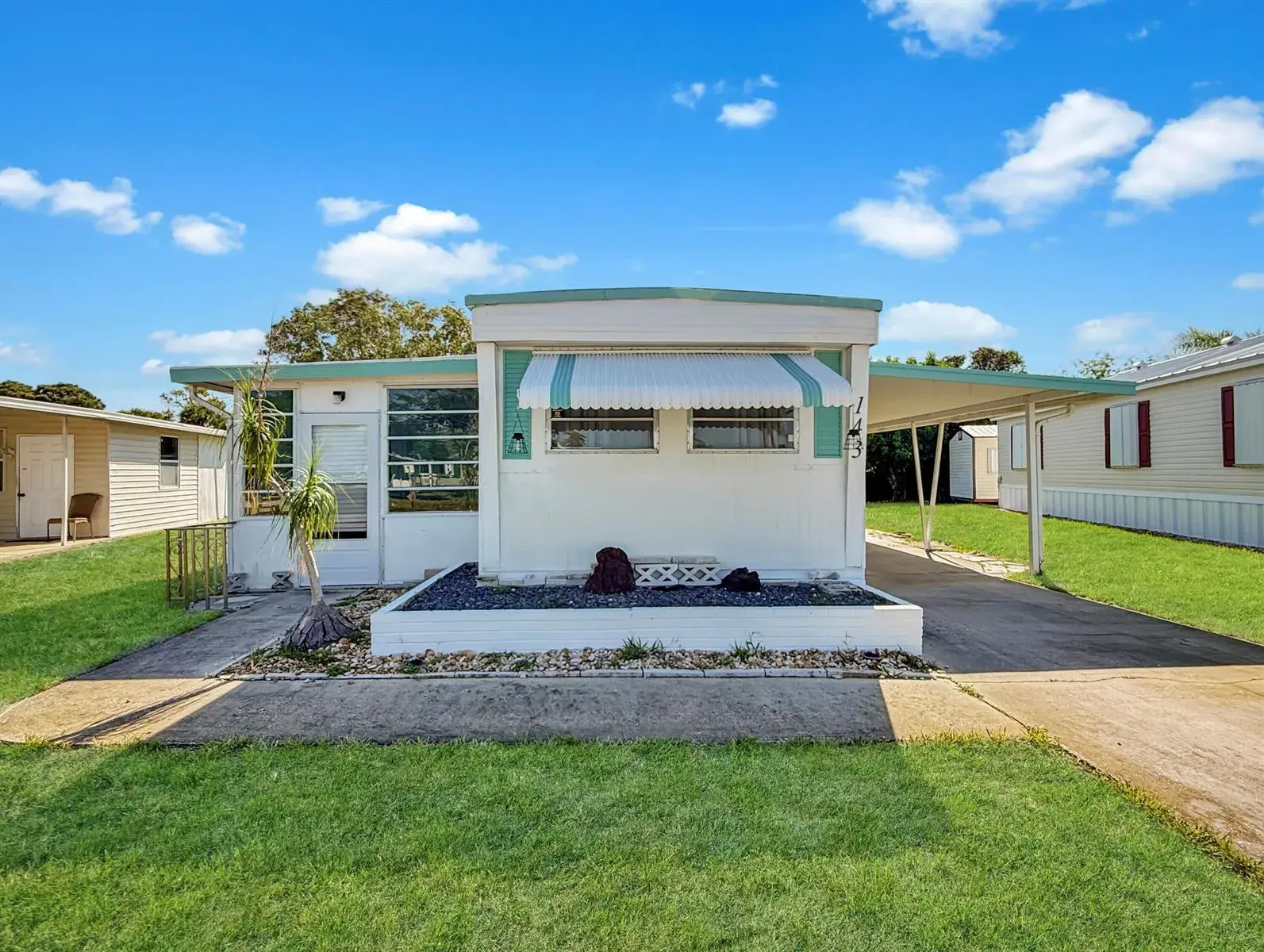 2 bedroom 1 bath Residential for sale at 143 SE Easy Street, Stuart FL 34994