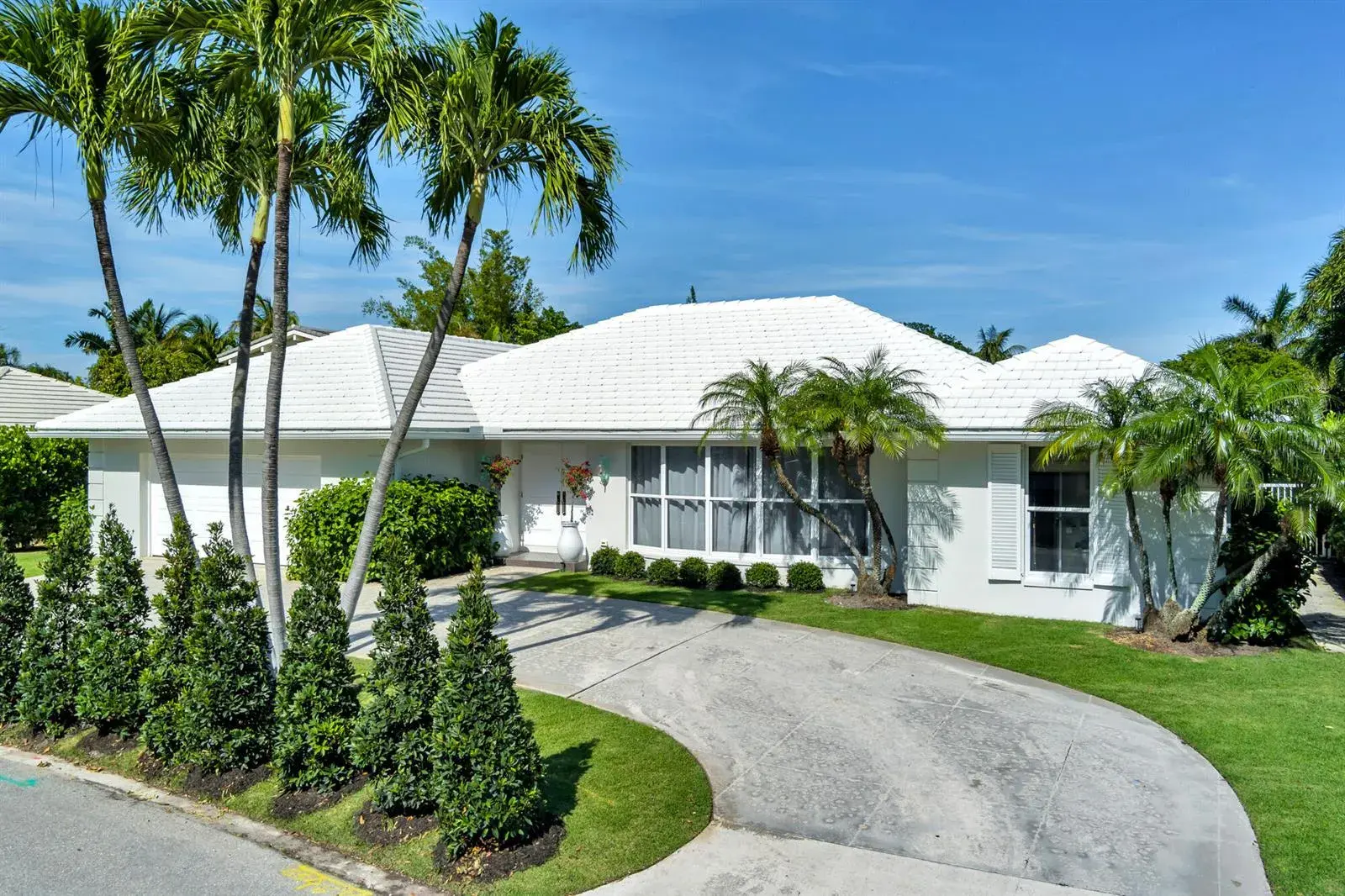 3 bedroom 3 bath Residential for sale at 1465 N Lake Way, Palm Beach FL 33480