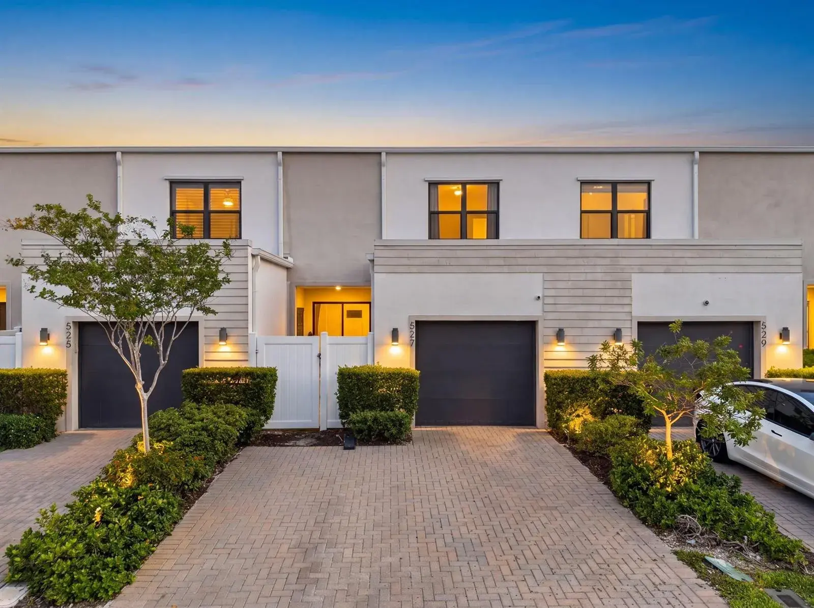 3 bedroom 2 bath Residential for sale at 527 NW 17th Street, Fort Lauderdale FL 33311