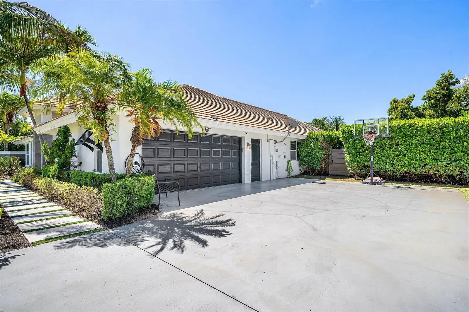 916 SW 37th Court, Boynton Beach FL 33435