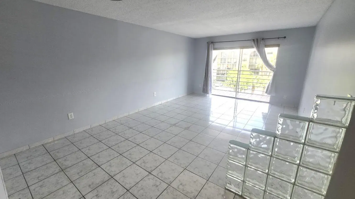 2800 NW 56th Avenue # G406, Lauderhill FL 33313